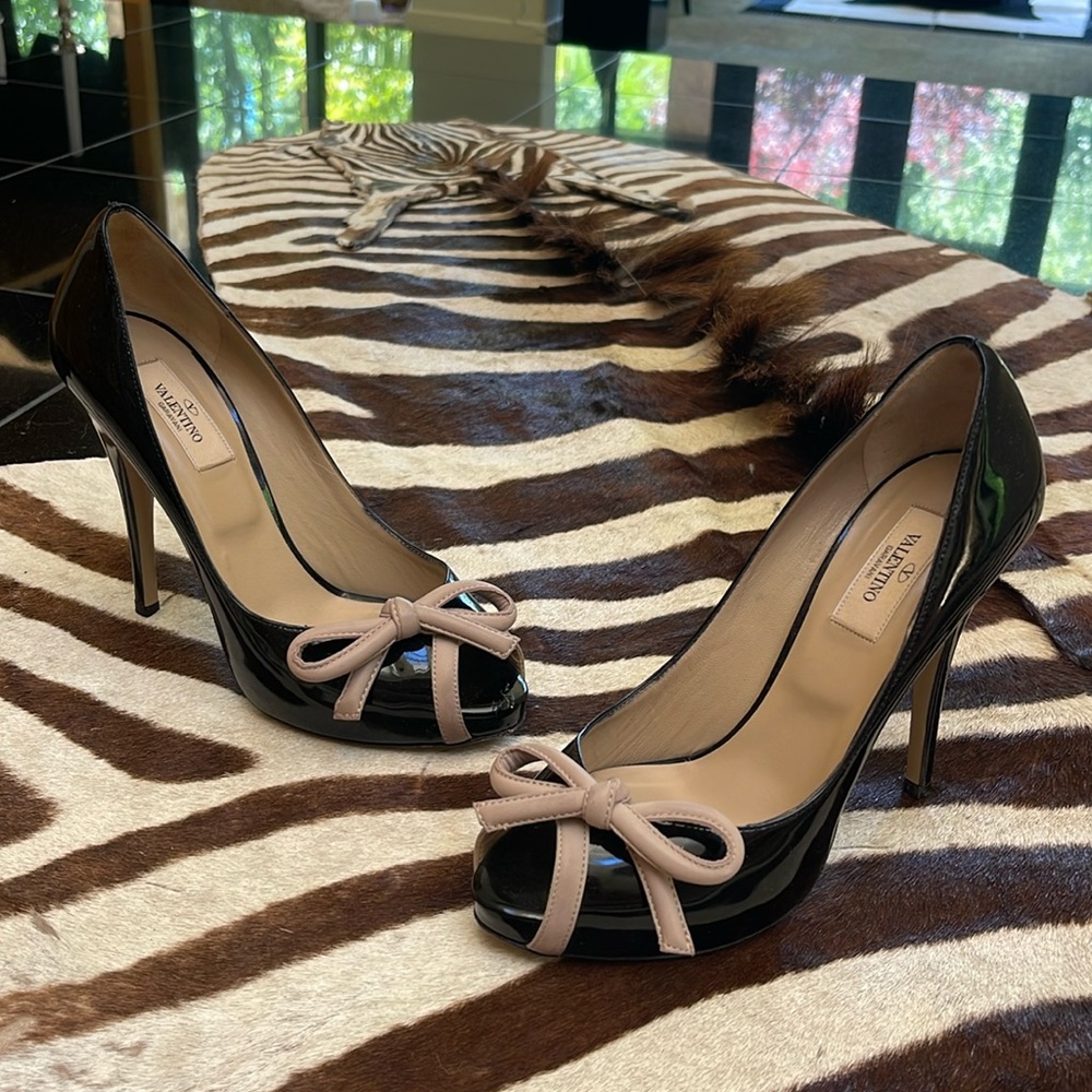 Valentino Garavani platform peep toes pumps size 38